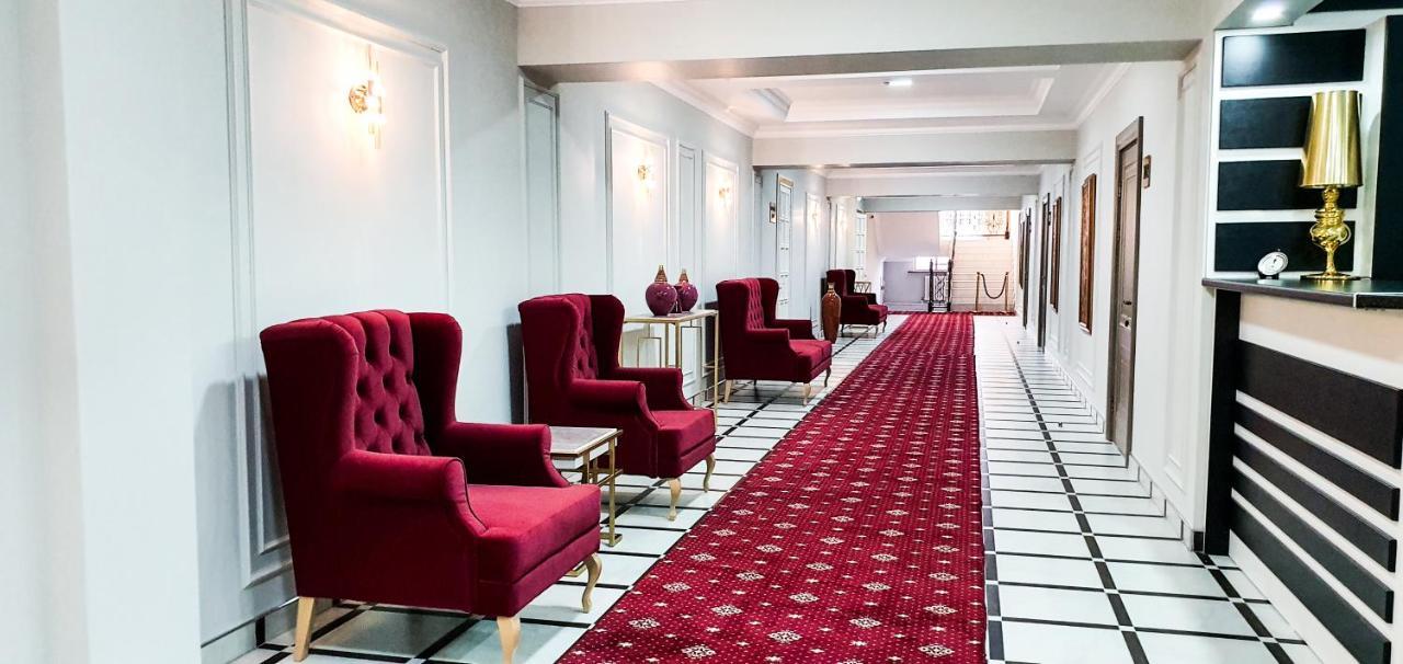 Grand Holiday Hall Pavlodar Extérieur photo